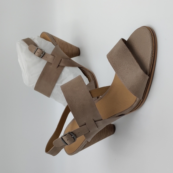 Lucky Brand Shoes - Lucky Brand LK-Veenesha Sz 9 M Women Heels